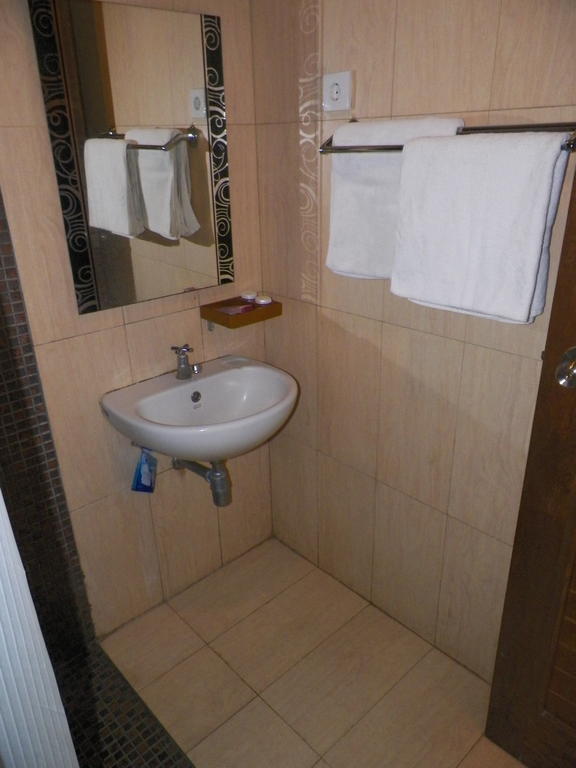 Ariandri Boutique Guesthouse Bandung Kamer foto