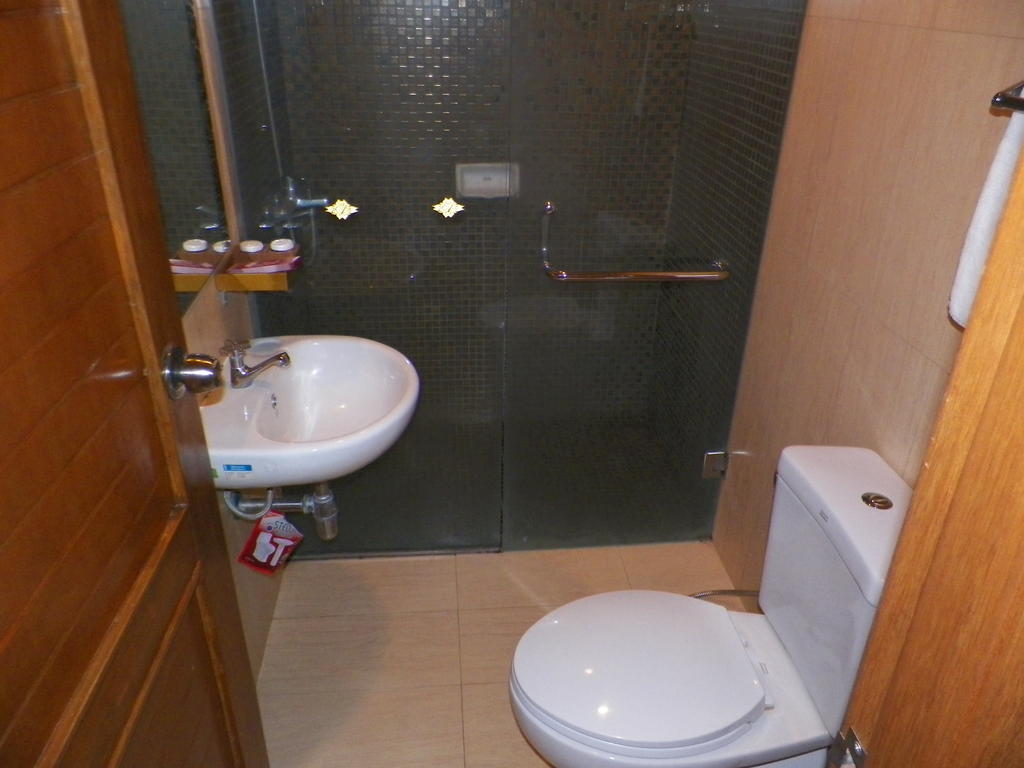 Ariandri Boutique Guesthouse Bandung Kamer foto